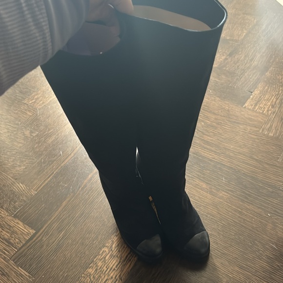 Chanel suede boot - Picture 5 of 7
